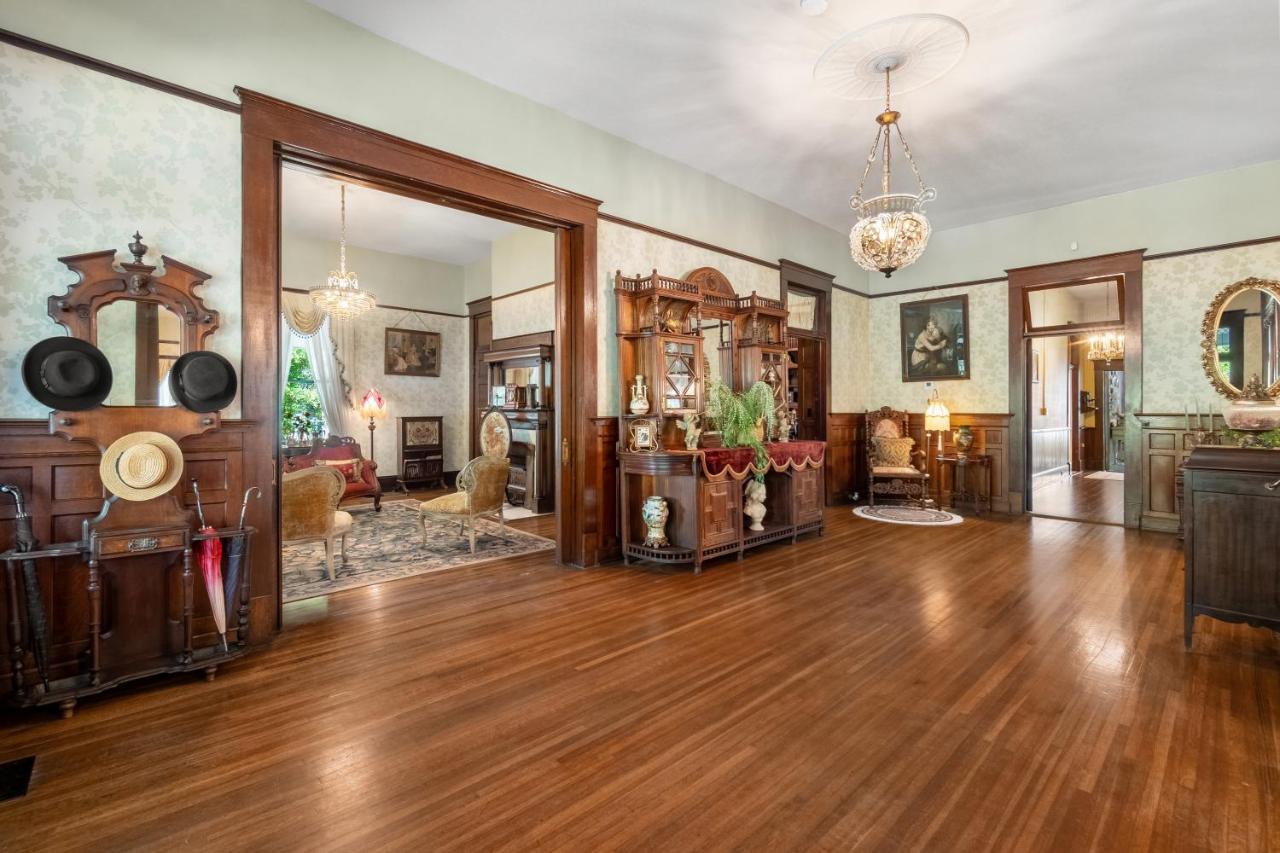 Ross Mansion Bed & Breakfast แฮตตีส์เบิร์ก ภายนอก รูปภาพ