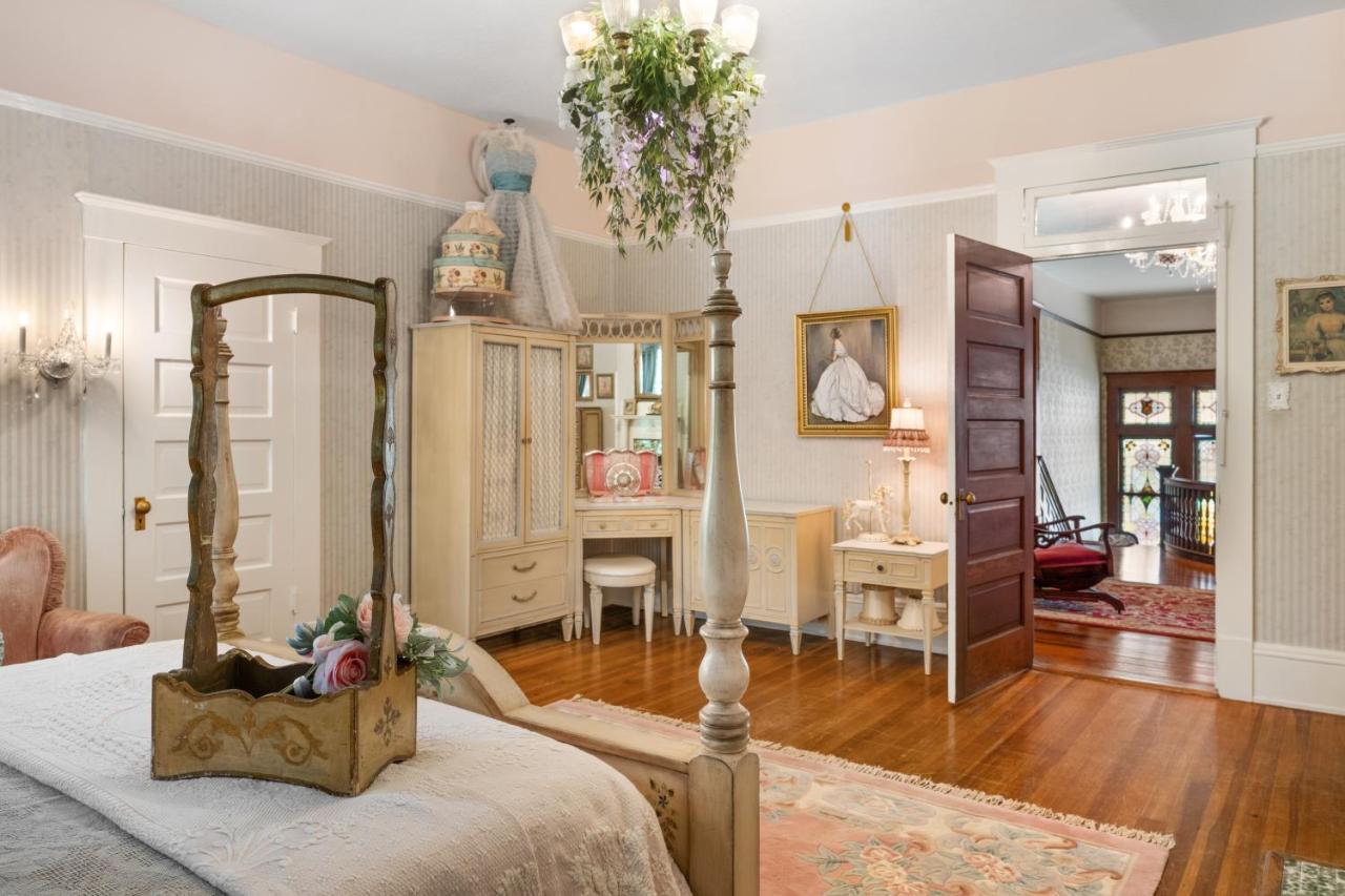 Ross Mansion Bed & Breakfast แฮตตีส์เบิร์ก ภายนอก รูปภาพ