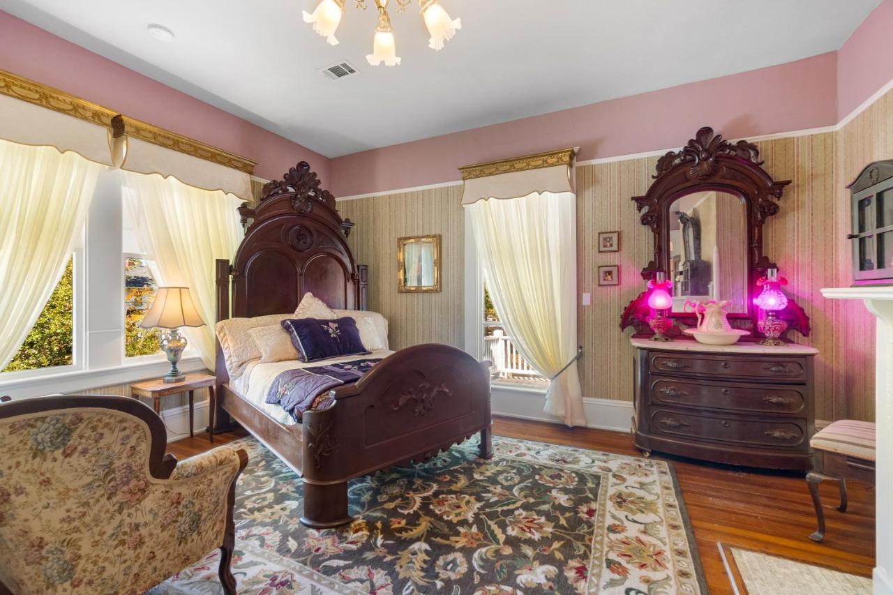 Ross Mansion Bed & Breakfast แฮตตีส์เบิร์ก ภายนอก รูปภาพ